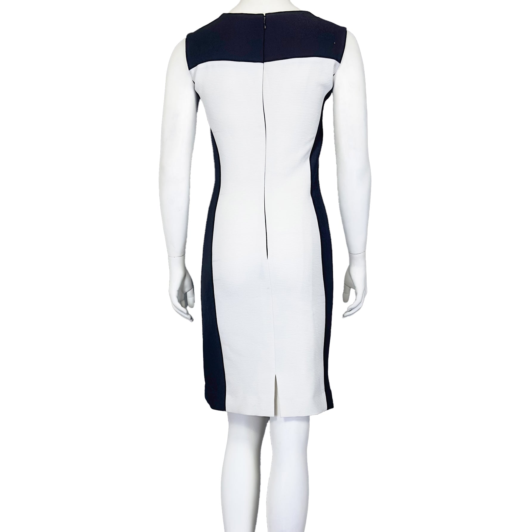 Contrast Queen - TAHARI (ARTHUR S. LEVINE) Dress - MISHMASH
