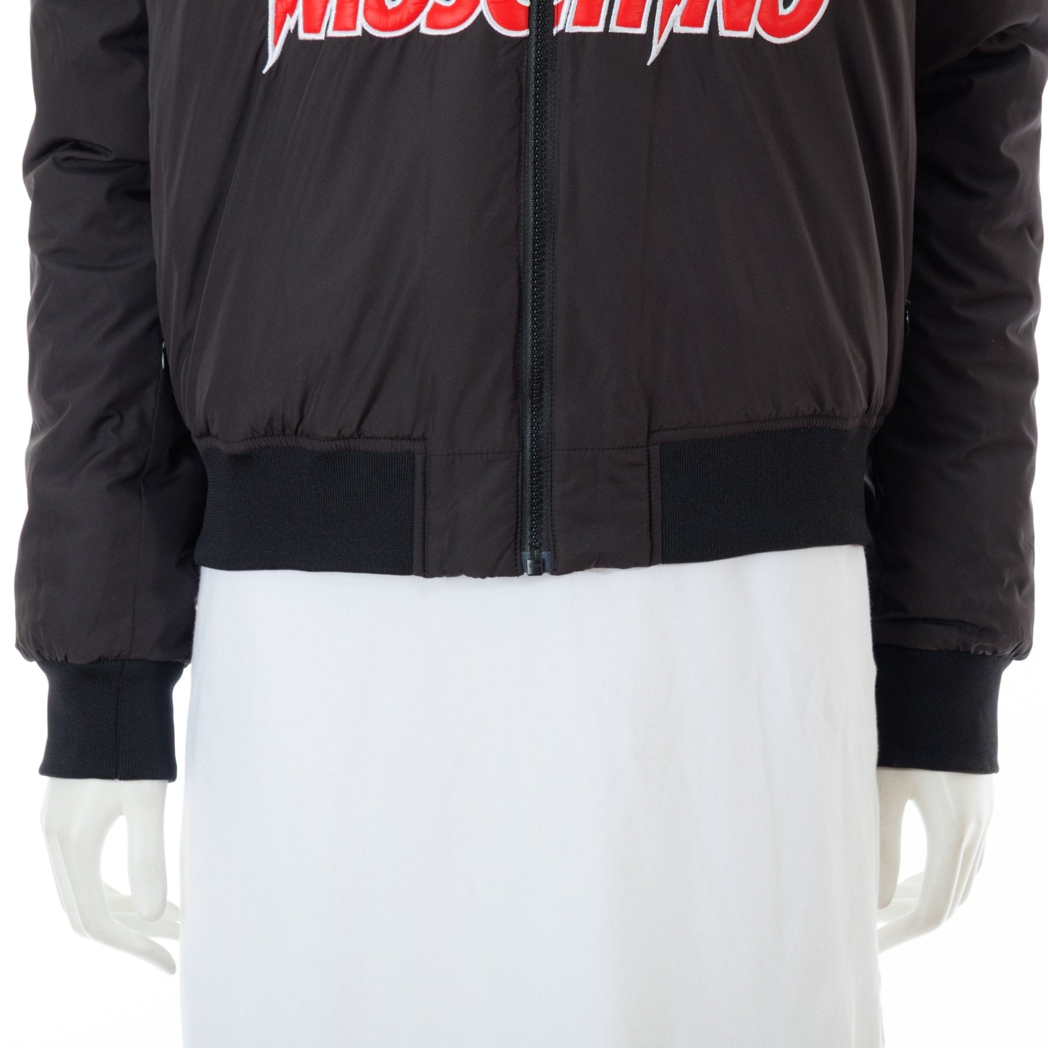 Out Of Line - LOVE MOSCHINO - MISHMASH