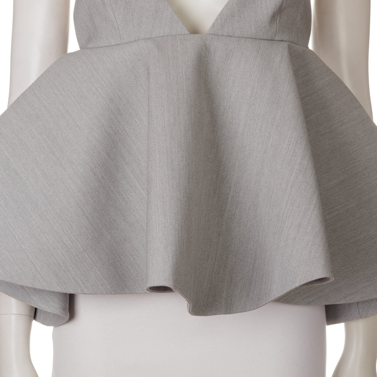 Dose Of Drama - JACQUEMUS - MISHMASH