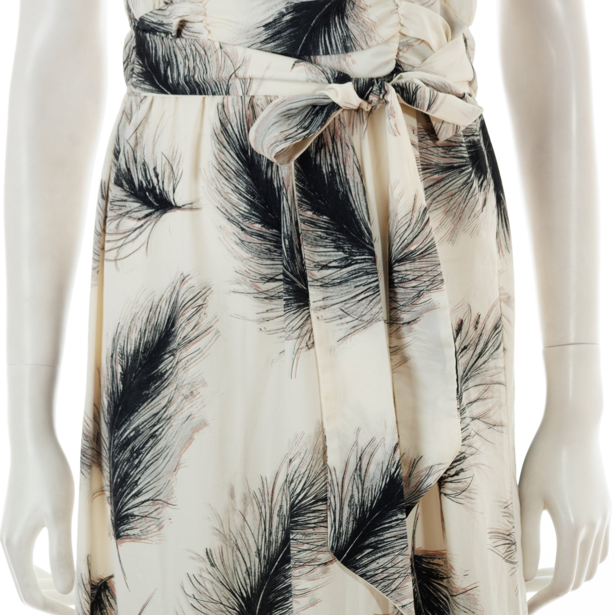 Quiet Entrance - DOROTHY PERKINS - MISHMASH