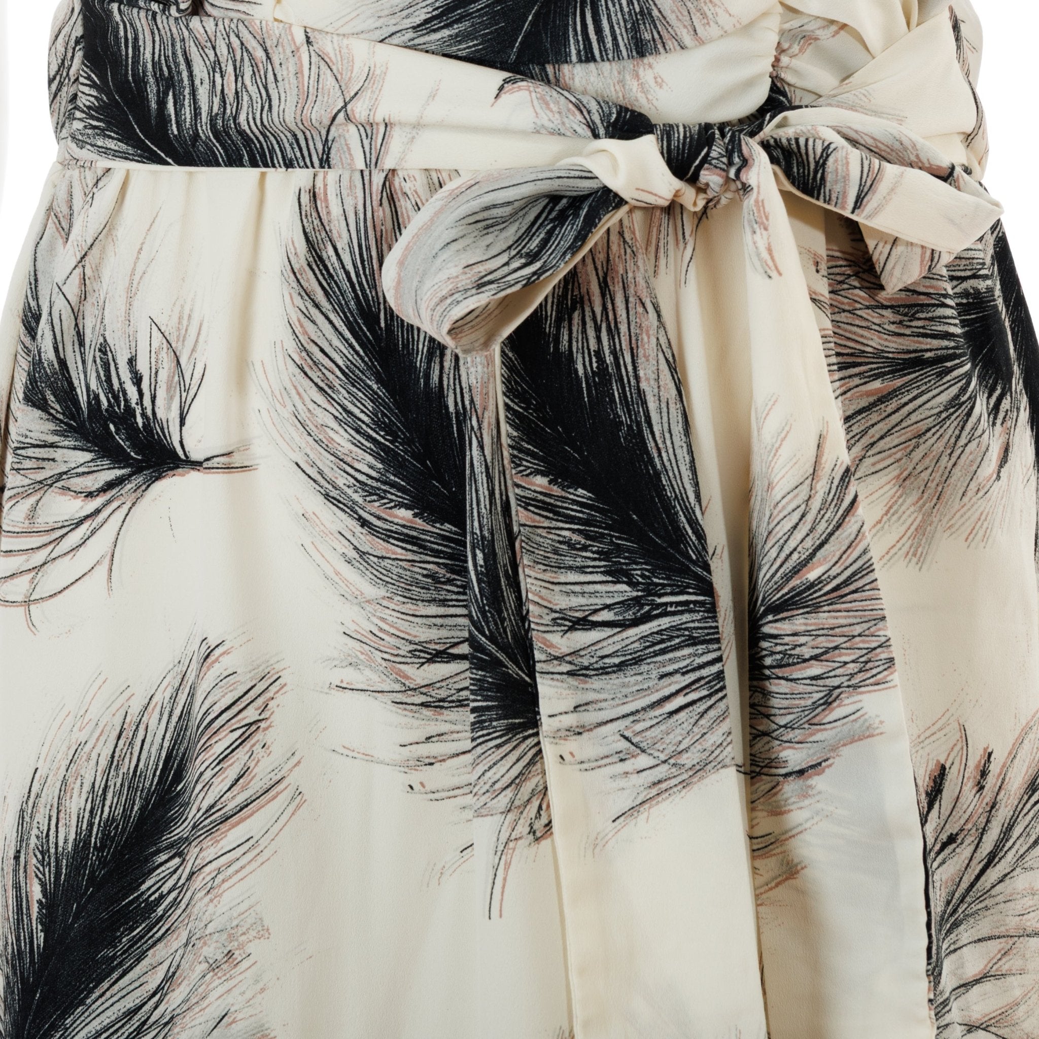 Quiet Entrance - DOROTHY PERKINS - MISHMASH
