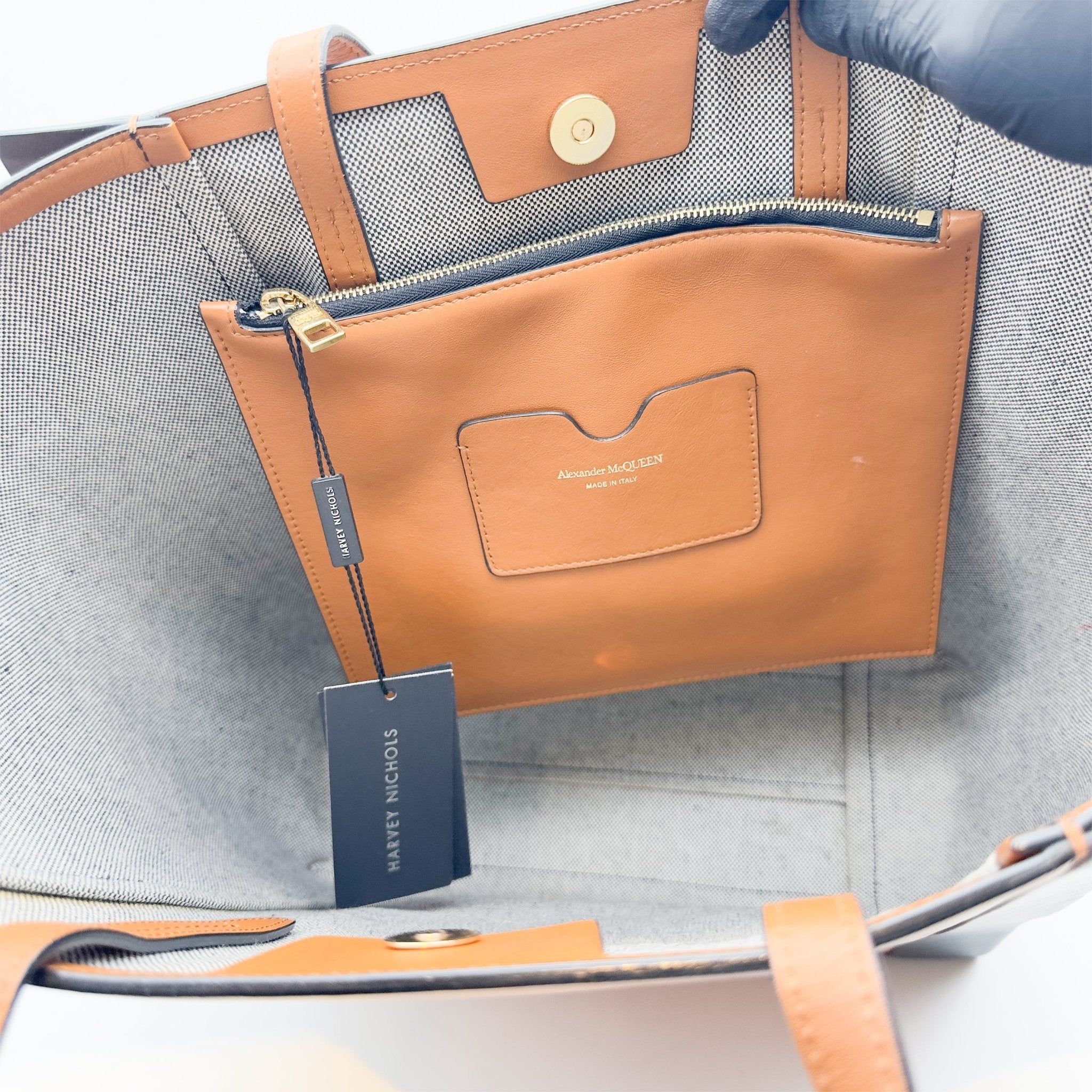 Signature Shopper - ALEXANDER MCQUEEN - MISHMASH